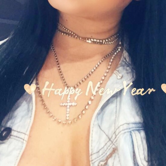 New✨ Cross Layered Rhinestone Necklace 😍✨ - Picture 6 of 6